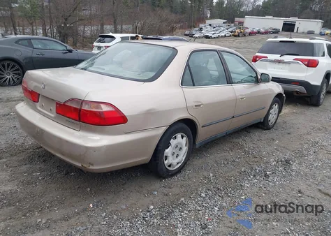 2000 Honda Accord 2.3 Lx z USA, uszkodzony, nr VIN 3HGCG6652YG703719